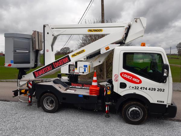 Camionnette Nacelle Palfinger AXE 200 + panier isolé 1000V